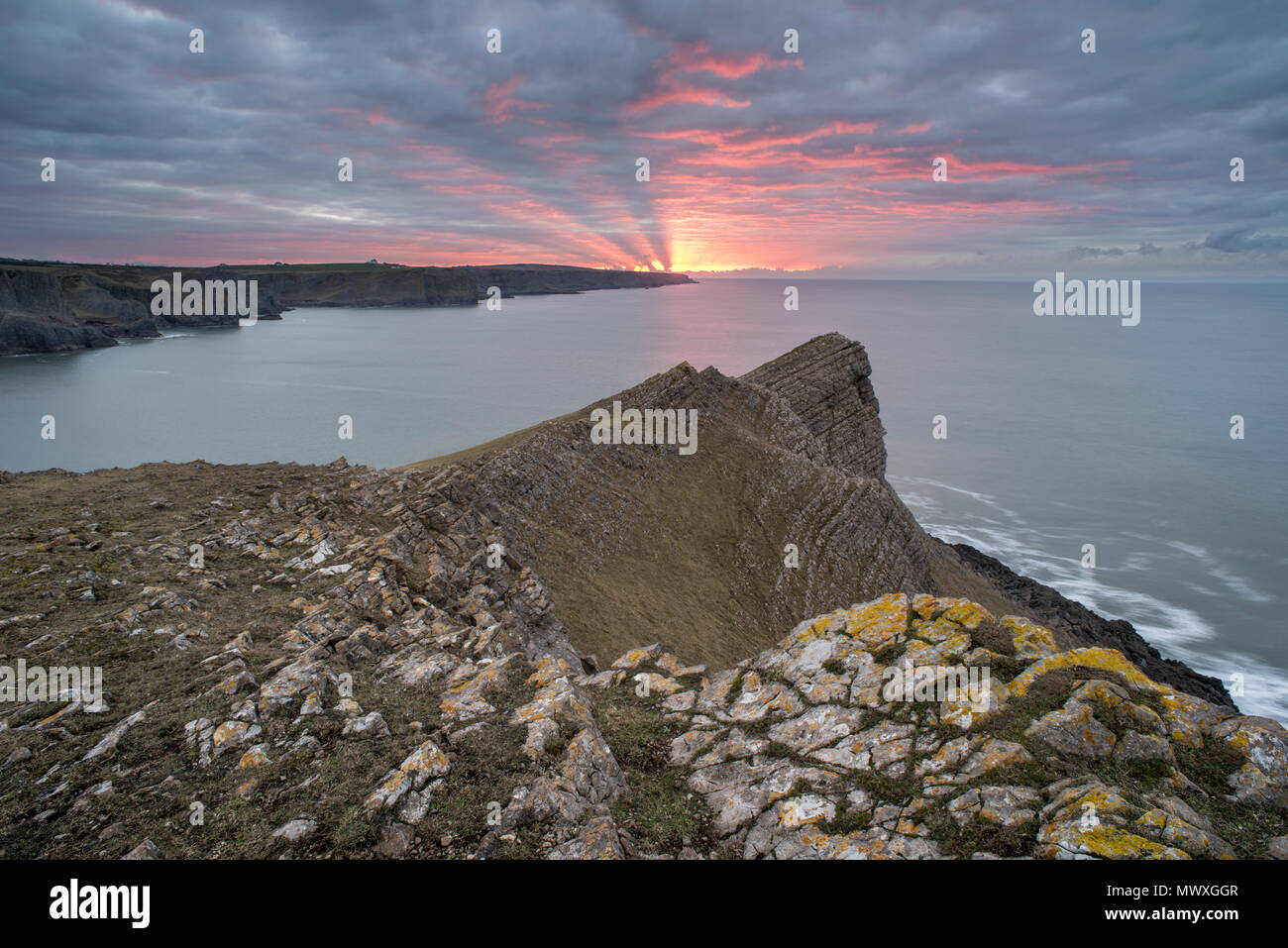 Blick Richtung fallen Bucht und Mewslade Bay, bei Sonnenaufgang, Gower Peninsula, South Wales, Großbritannien, Europa Stockfoto