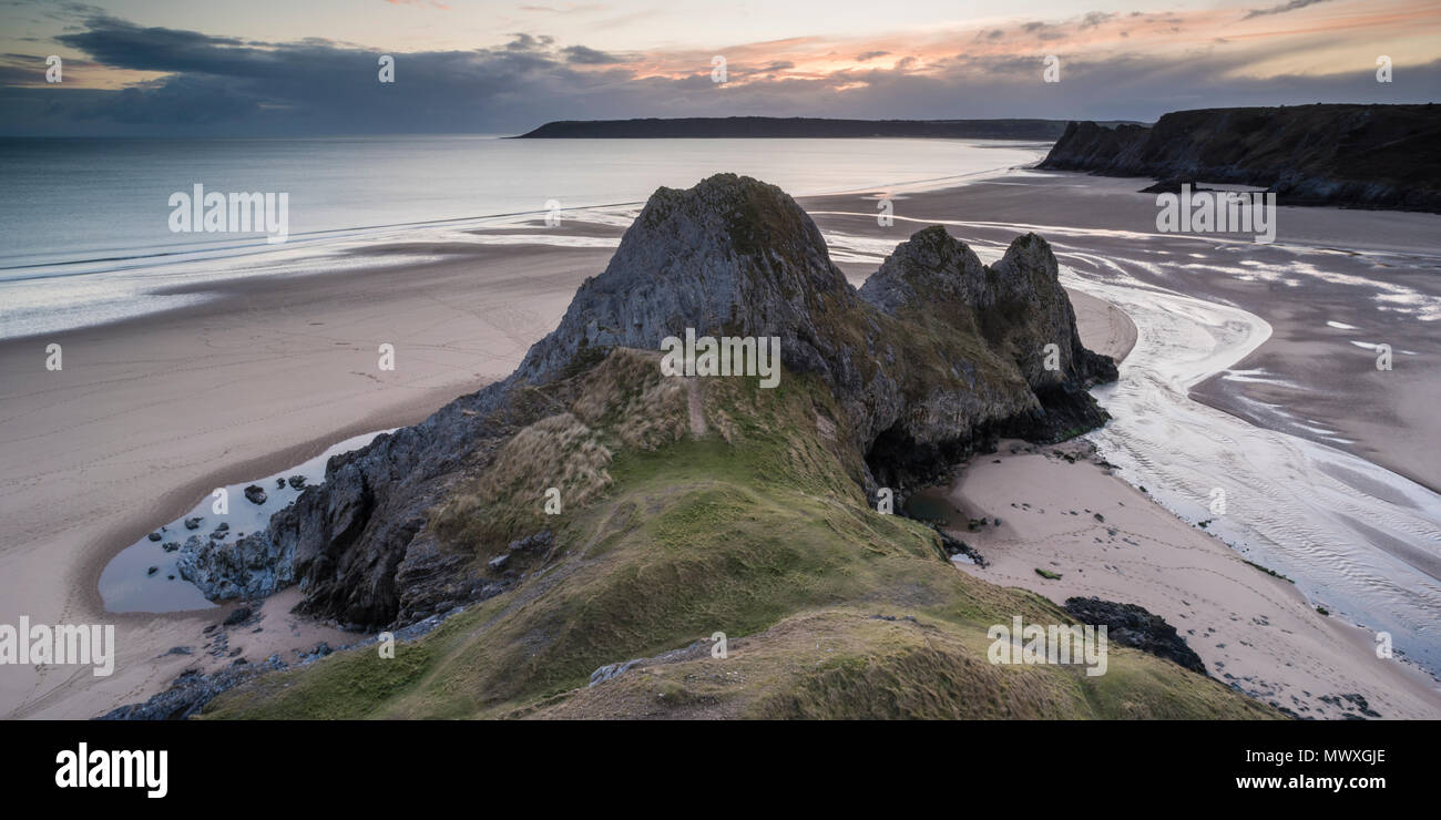 Three Cliffs Bay bei Sonnenuntergang, Gower Peninsula, South Wales, Großbritannien, Europa Stockfoto