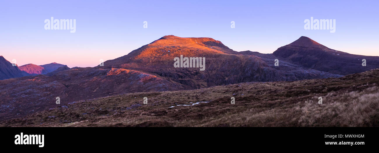Ein "Mhaighdean, als einer der entlegensten schottischen Munros und einer der besten Aussichtspunkte in Großbritannien, Highlands, Schottland, Vereinigtes Königreich angesehen Stockfoto