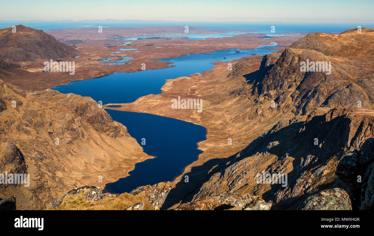 Blick nach Norden, von einer 'Mhaighdean eine der entlegensten schottischen Munros und einer der besten Aussichtspunkte in Großbritannien, Highlands, Schottland, UK Stockfoto