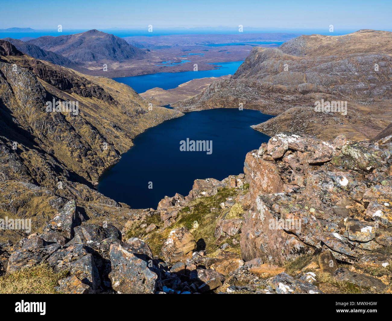 Ein "Mhaighdean Gipfelgrat, einer der entlegensten schottischen Munros, einem der schönsten Aussichtspunkte in Großbritannien, Highlands, Schottland, Großbritannien, Europa Stockfoto