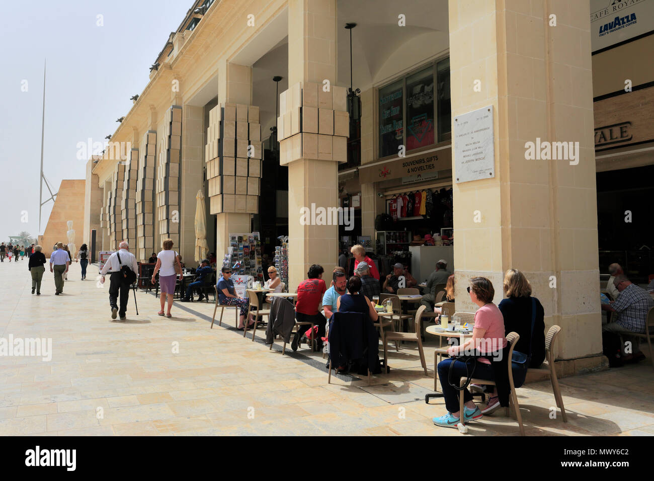 Street Scene, Trio ir Repubblika, Valletta, Malta Stockfoto