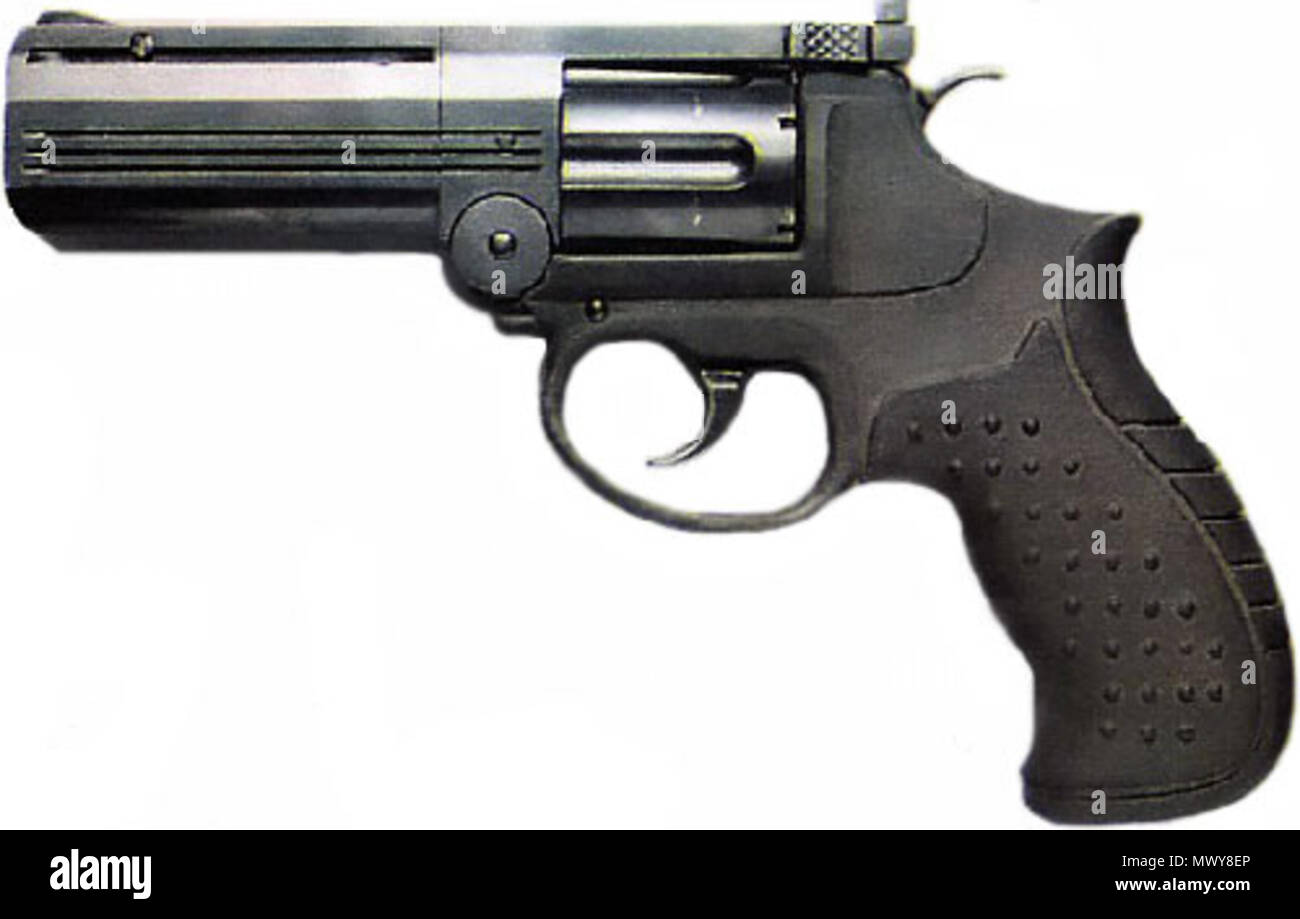 . Русский: Револьвер Российского призводства. 1. Januar 2010, 19:07:53. WORLDWEAPON. INFO 428 MP412 Stockfoto