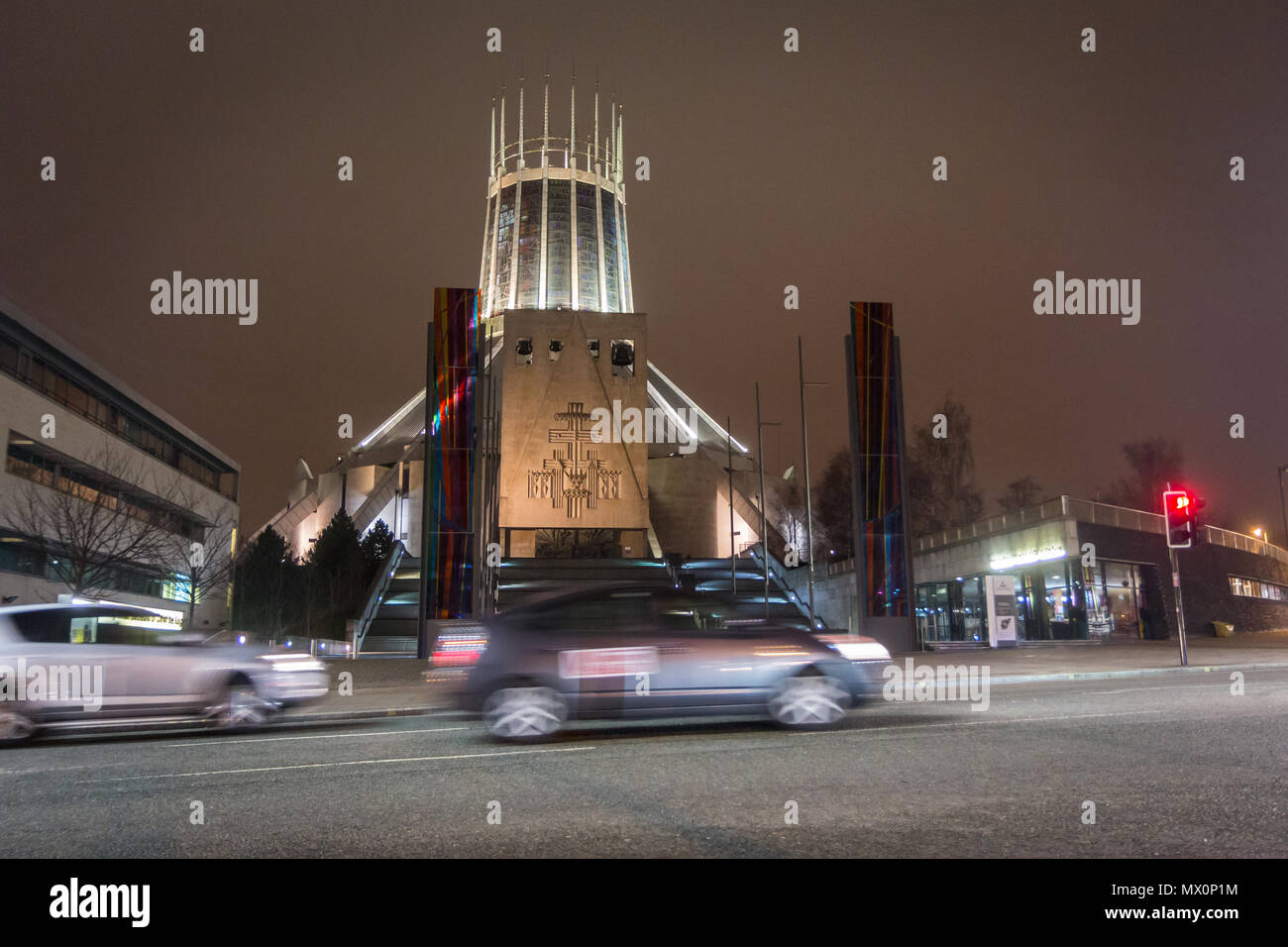 Liverpool Metropolitan Cathedral in der Nacht Stockfoto