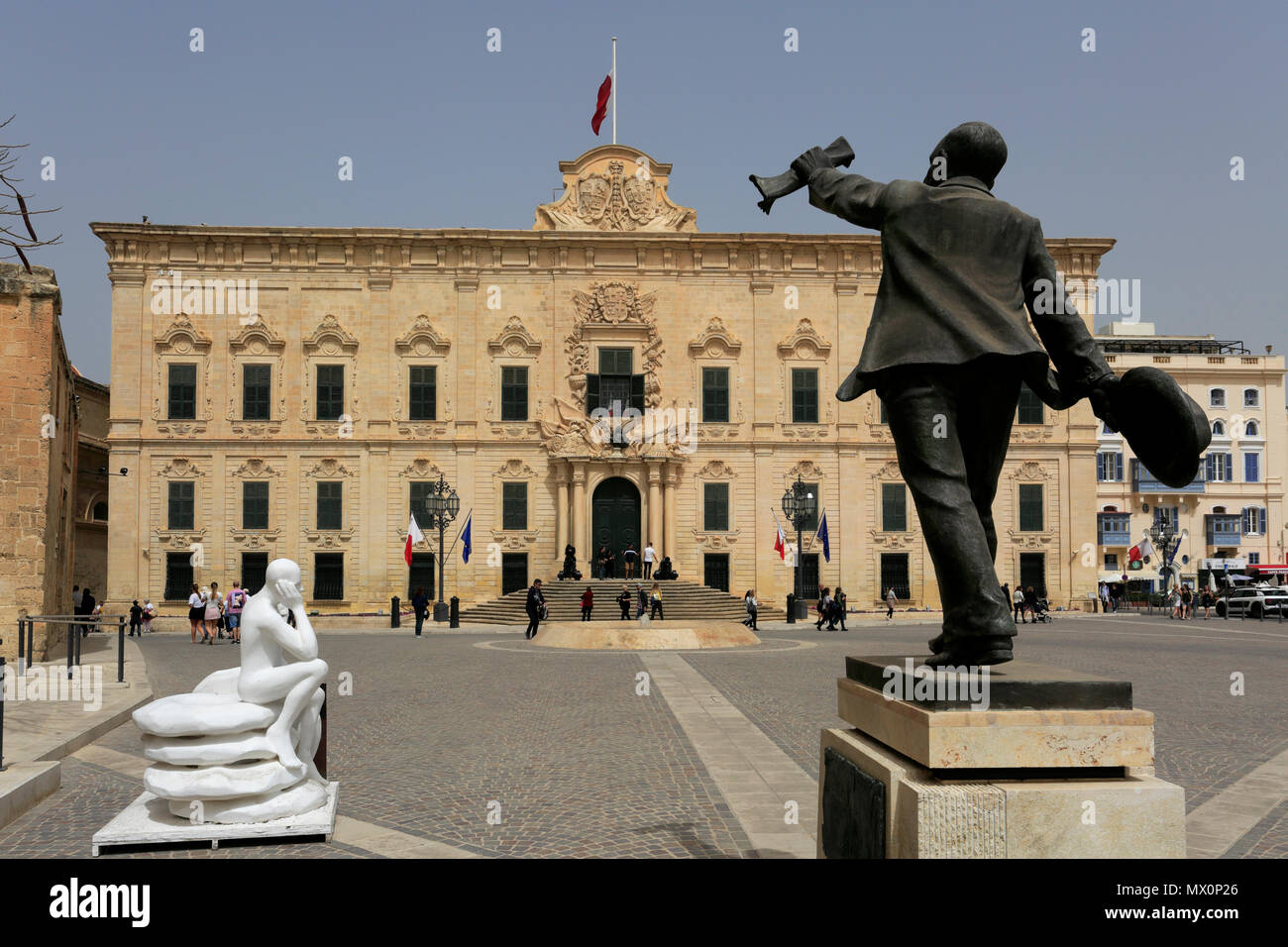 Sommer, der Auberge de Castille Gebäude, Merchants Street, Valletta, Malta. Stockfoto