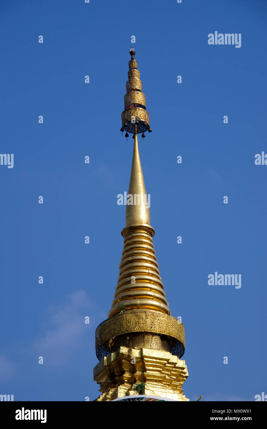 Golden Tower Wat Duang Dee Tempel Chiang Mai Nordthailand Stockfoto