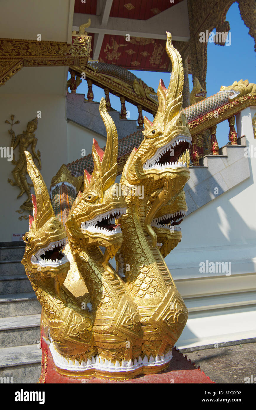 Drei Drachen Figuren schutz Wat Bupparam Tempel Chiang Mai Nordthailand Stockfoto