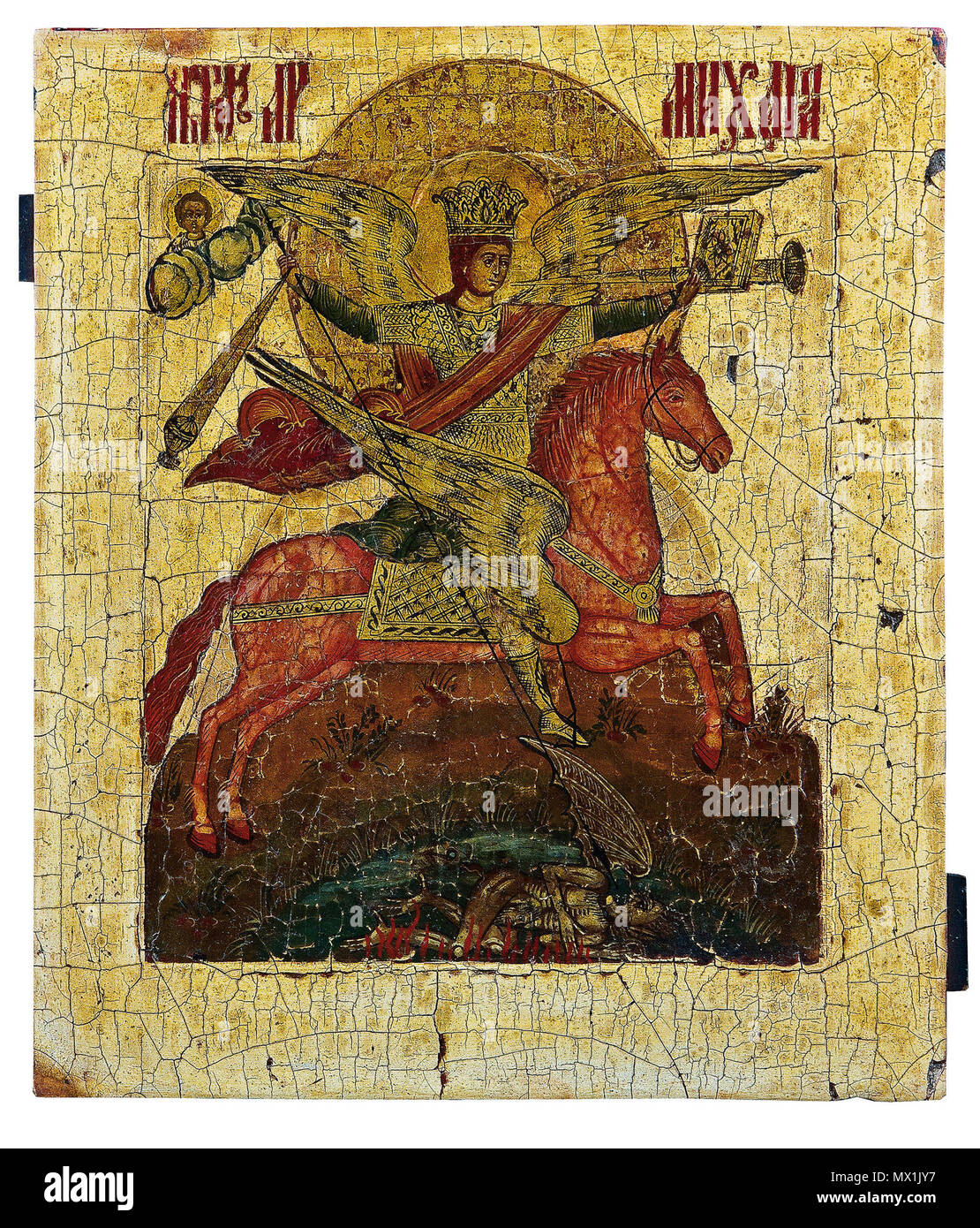 . St. Michael Reiter des Ap... St. Michael Reiter der Apokalypse. Ei Tempera auf Holz mit kovcheg. Gekrönt, mit Prominenten, ausgestreckten Flügeln, rittlings auf einem feurigen geflügeltes Pferd, der Erzengel weht eine Goldene Trompete, die ein Buch der Evangelien und stürzt seine Lanze in den Mund des Teufels. Christus Emmanuel in wirbelnde Wolken in der linken Ecken. Mit gesättigten rot und rot mit goldfarbenen Details ergänzt. Der Hintergrund und die Grenze abisoliert Gesso. Russisch, 19. 30,5 x 26 cm. Russland, 19. Jh. 19. Anonym 292 Symbol von Saint Micha Stockfoto