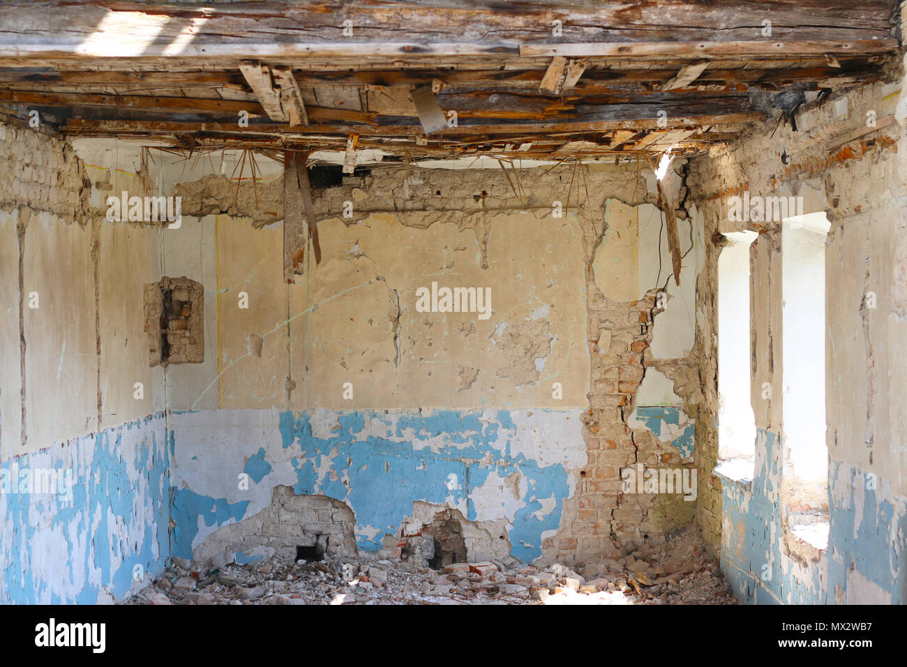 Zimmer in Ruinen abgebrochen Stockfoto