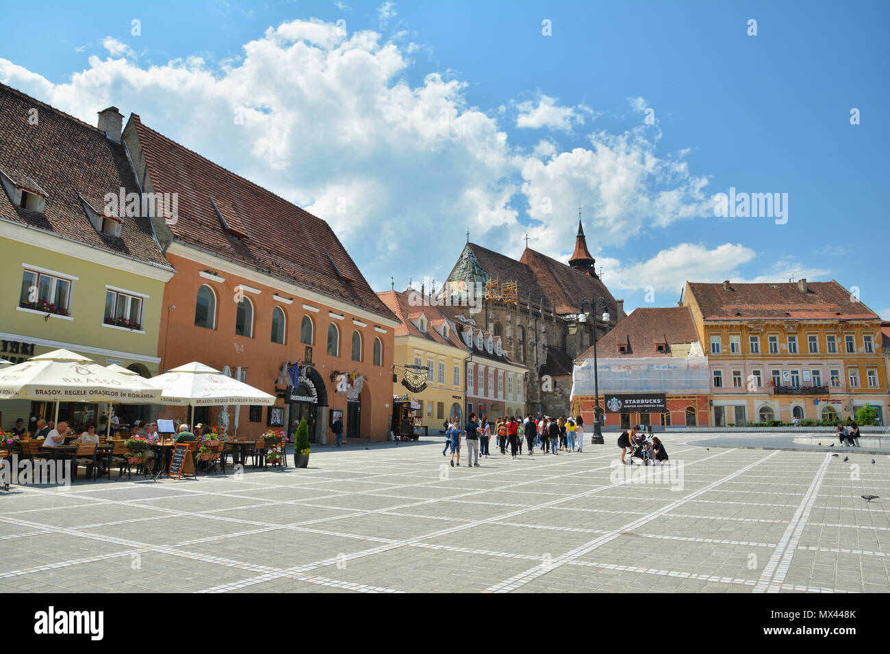 BRASOV, Rumänien - Mai, 2018. Brasov Rat Square, erstaunliche Touristen Attraktion in Brasov, Rumänien. Stockfoto