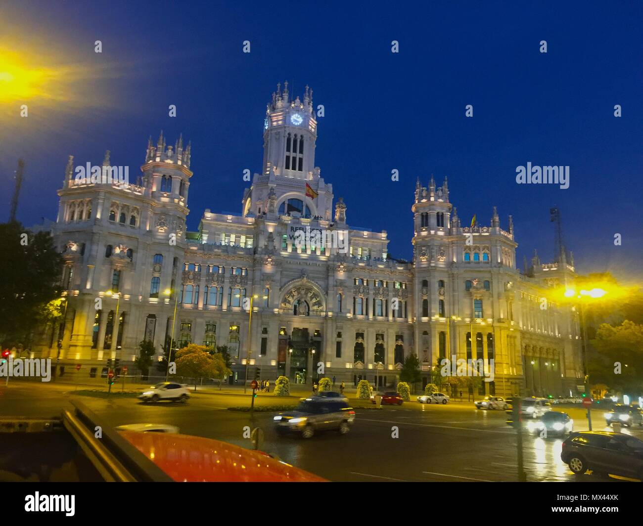 Die Cibeles Platz in Madrid, Spanien. Es ist der Palacio de Cibeles (Palast von Cybele) Stockfoto