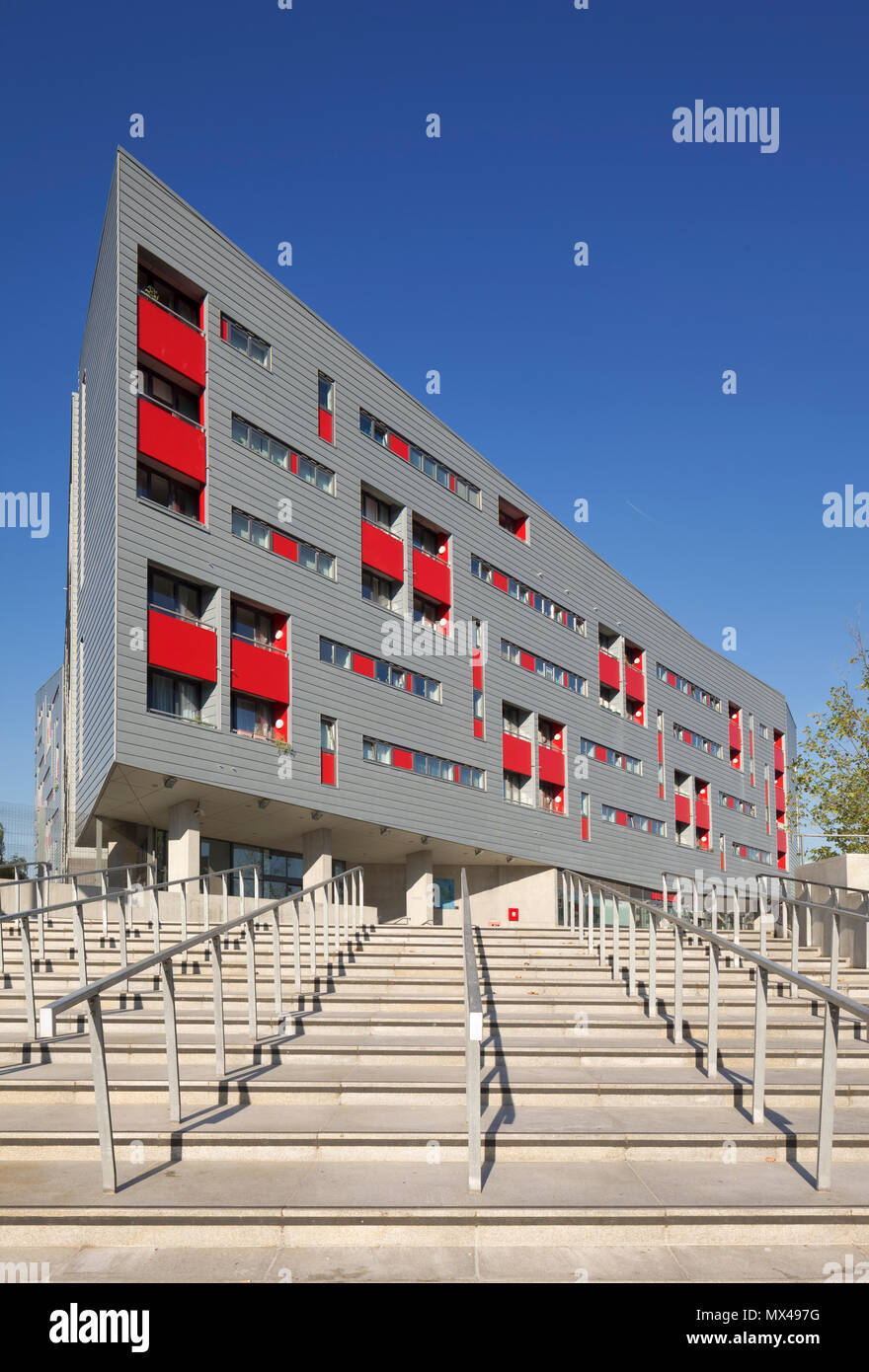 Ashburton Dreieck ein Wohngebiet Apartment Komplex mit im Erdgeschoss im Einzelhandel, in Restaurants und das Arsenal Museum. Stockfoto