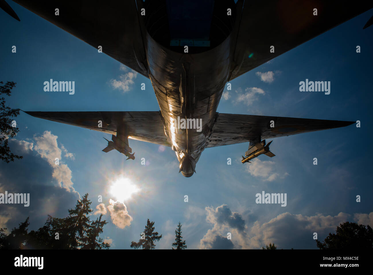 Ein Denkmal für die MIG figter in Charkow, Ukraine, in der Nähe des militärischen Piloten Schule Stockfoto