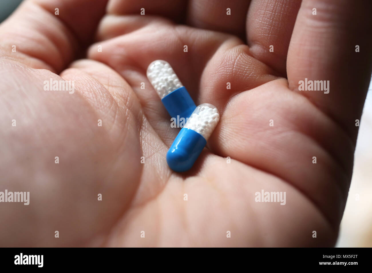 Allgemeine Ansichten von Ibuprofen Tabletten in Chichester, West Sussex, UK. Stockfoto