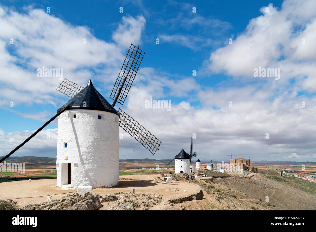 Don Quichotte Windmühlen. Traditionellen Windmühlen in Consuegra, Castilla La Mancha, Spanien Stockfoto