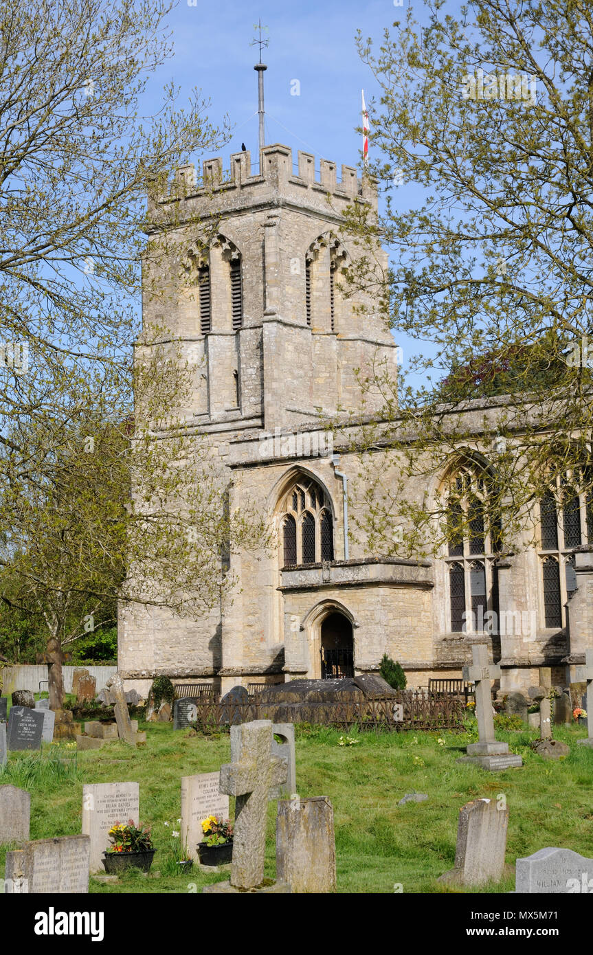 Der Westturm der Pfarrkirche von St. Edmund, Zimmermädchen Moreton, Buckinghamshire, wurde von Sir Gilbert Scott als "Der wunderbare und einzigartige d lobte Stockfoto
