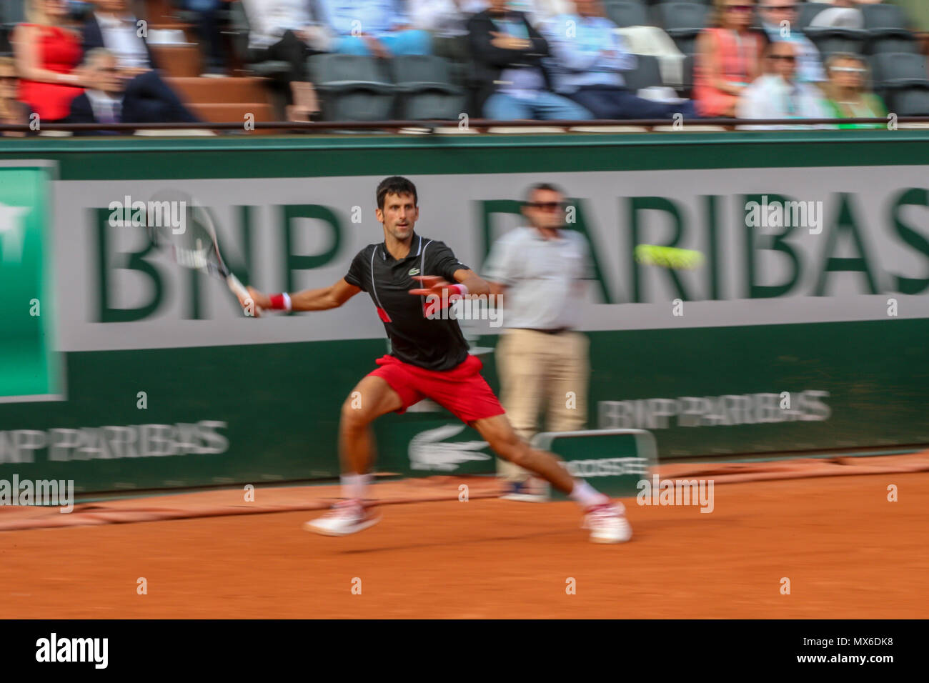 PARIS, WENN - 03.06.2018: ROLAND GARROS 2018 - Novak Djokovic (SRB) in ein Gleiches gilt für die 2018 Turnier von Roland Garros in Paris statt, wenn. (Foto: Andre Chaco/Fotoarena) Stockfoto