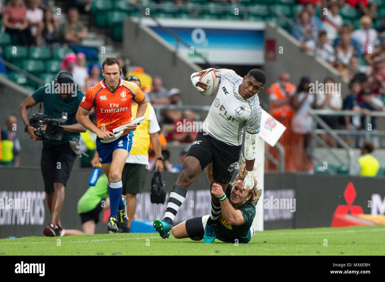 Twickenham, Vereinigtes Königreich. 3. Juni 2018, HSBC London Sevens Serie, Spiel 45. Cup Final, Fidschi vs Südafrika, Fidschi, Kallone NASOKO, Werner KOK, während der, Rugby 7 Match, an dem gespielt, RFU-Stadion, Twickenham, England, © Peter SPURRIER/Alamy Leben Nachrichten angegangen Stockfoto