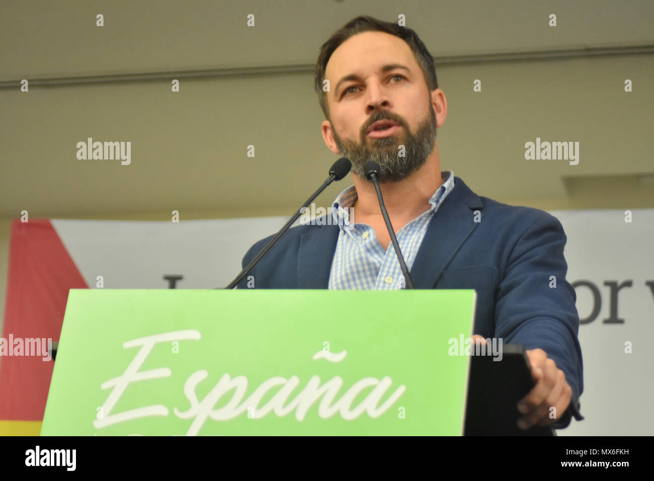 Der nationale Präsident von VOX Santiago Abascal in Barcelona sprechen während der Veranstaltung. VOX Partei gehalten zu einer politischen Veranstaltung in Barcelona mit dem Ziel des Verbots für die Unabhängigkeit der politischen Formationen. Stockfoto