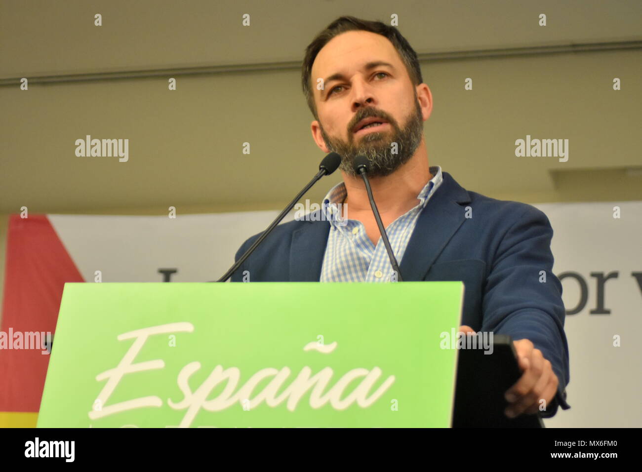 Der nationale Präsident von VOX Santiago Abascal in Barcelona sprechen während der Veranstaltung. VOX Partei gehalten zu einer politischen Veranstaltung in Barcelona mit dem Ziel des Verbots für die Unabhängigkeit der politischen Formationen. Stockfoto