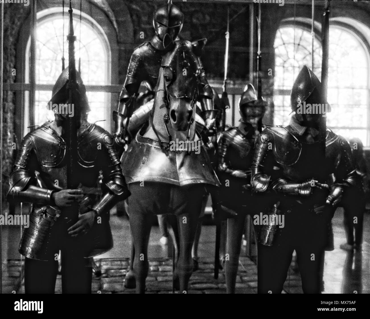 Die Rüstung Anzeige im Tower von London, England. Stockfoto