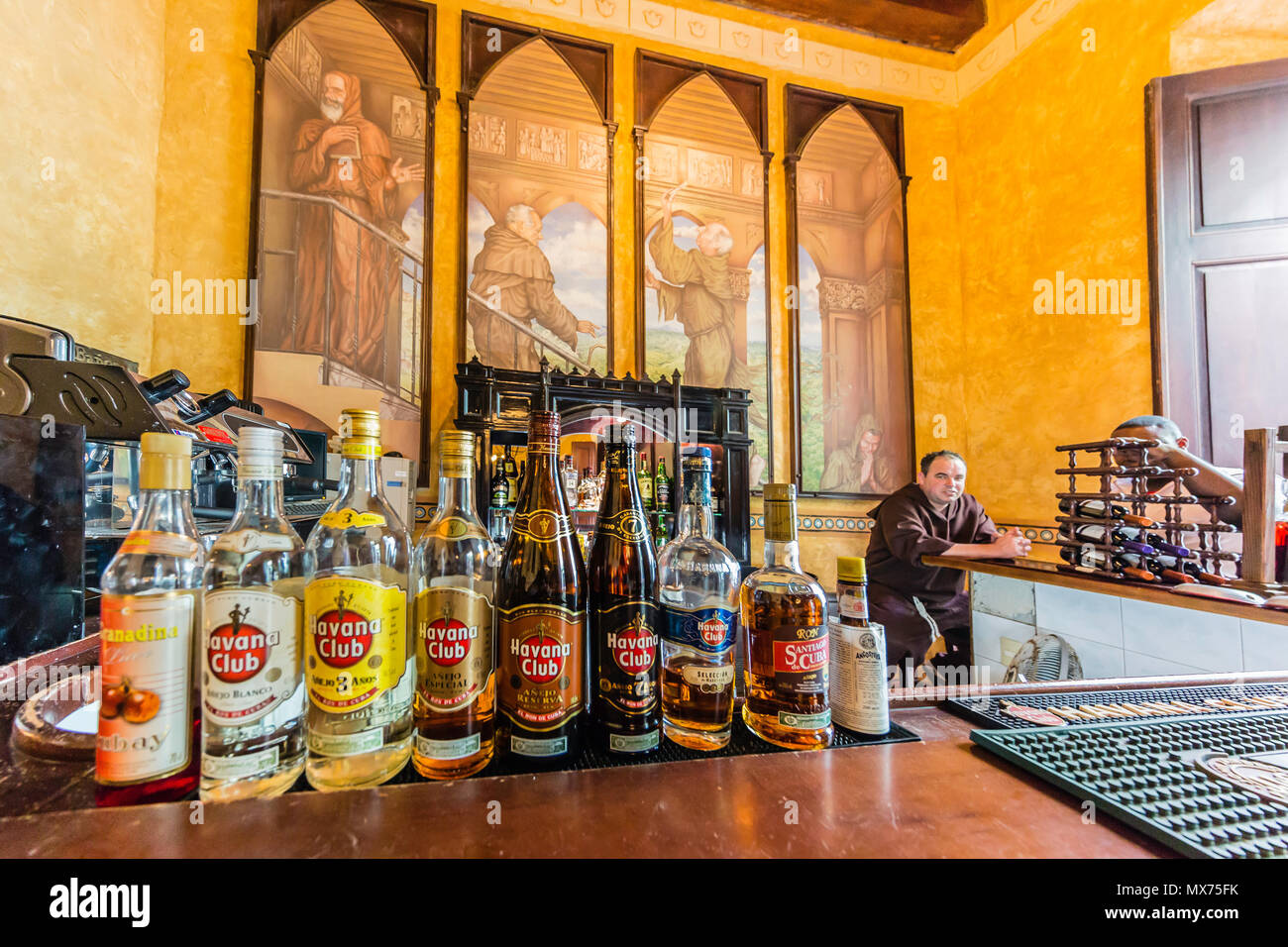 Bar in der Nähe der Plaza de San Francisco, Havanna, Kuba Stockfoto