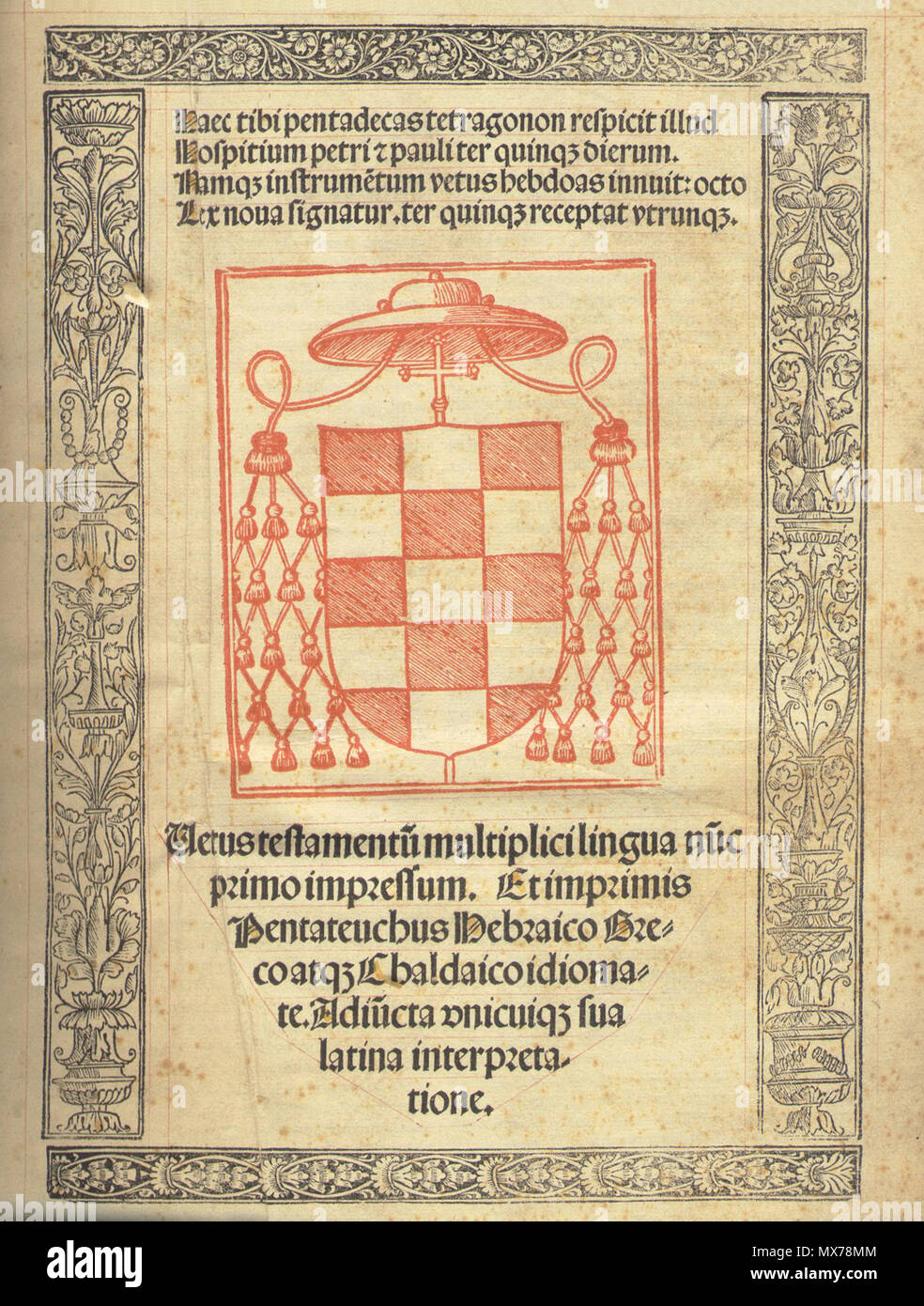 . Español: Primera Página de La primera edición políglota Biblia de una completa. Y financiada Iniciada por El Cardenal Francisco Jiménez de Cisneros a principios Del Siglo XVI, incluye las primeras Ediciones del Nuevo Testamento en Griego, la Septuaginta y el Targum Onkelos. Englisch: Die Startseite von Kardinal Cisneros' Complutensian Polyglot Bible, 16. Italiano: La Prima pagina della 6 Set del Kardinal Cisneros, XVI secolo. 17 Mai 2007, 20:17. Durch MaiDireLollo 132 Cisneros' Original complutensian polyglot Bibel-1 hochgeladen Stockfoto . Español: Primera Página de La primera edición políglota Biblia de una completa. Y financiada Iniciada por El Cardenal Francisco Jiménez de Cisneros a principios Del Siglo XVI, incluye las primeras Ediciones del Nuevo Testamento en Griego, la Septuaginta y el Targum Onkelos. Englisch: Die Startseite von Kardinal Cisneros' Complutensian Polyglot Bible, 16. Italiano: La Prima pagina della 6 Set del Kardinal Cisneros, XVI secolo. 17 Mai 2007, 20:17. Durch MaiDireLollo 132 Cisneros' Original complutensian polyglot Bibel-1 hochgeladen Stockfoto