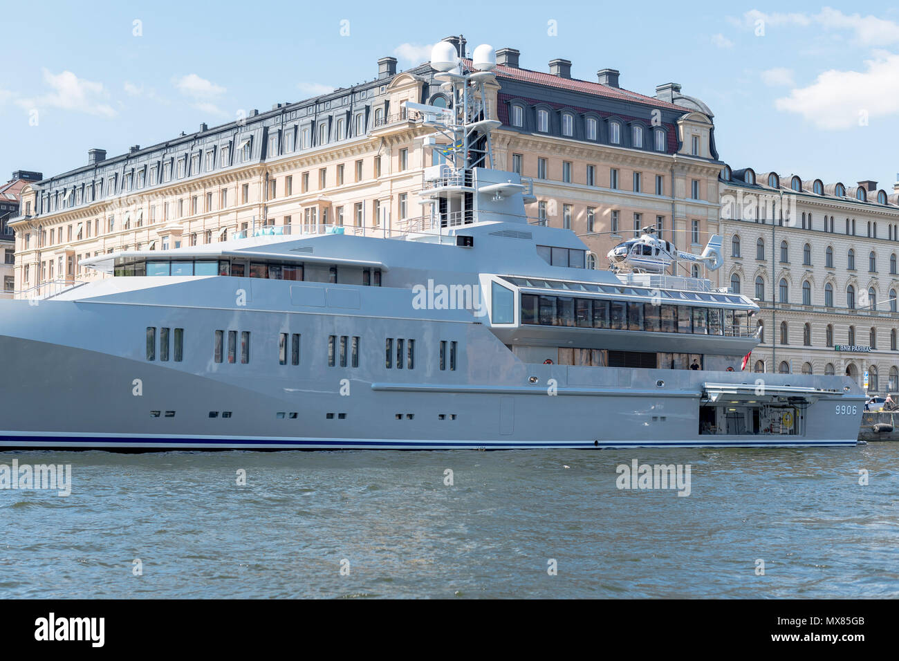 STOCKHOLM, Schweden, 2. Juni 2018: Der große Luxus Yacht M/S Skat begann in Stockholm Hafen. Das Schiff wird von der ehemaligen Microsoft Techniker Char Besitz Stockfoto