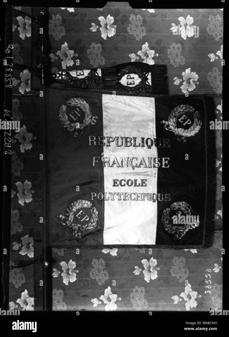 . Français: Drapeau de l'École polytechnique. 1 Hg. nég. sur Verre; 13 x 18 cm (sup.). 2. Mai 1914. Agence Rol 170 Drapeau de Polytechnique 3 Stockfoto