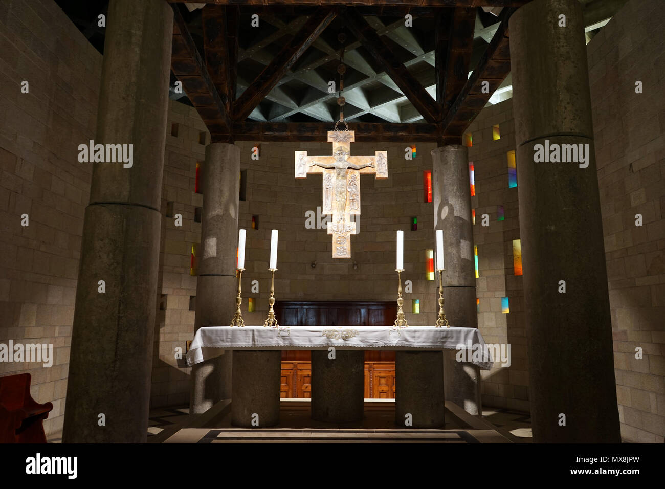 NAZARET, ISRAEL - ca. Mai 2018 Altar in der Basilika der Verkündigung Stockfoto