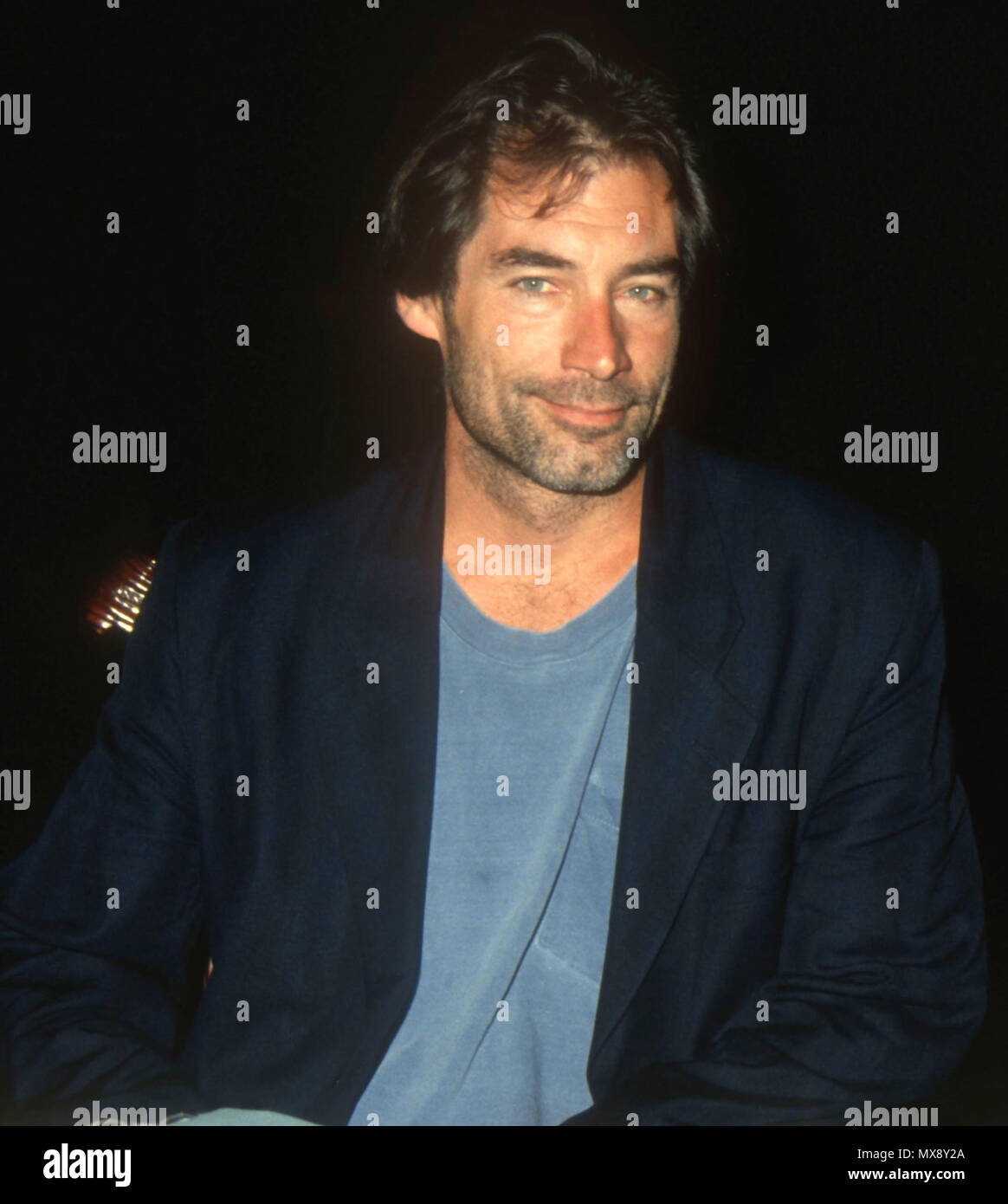 BEVERLY HILLS, Ca 04. August Schauspieler Timothy Dalton besucht die