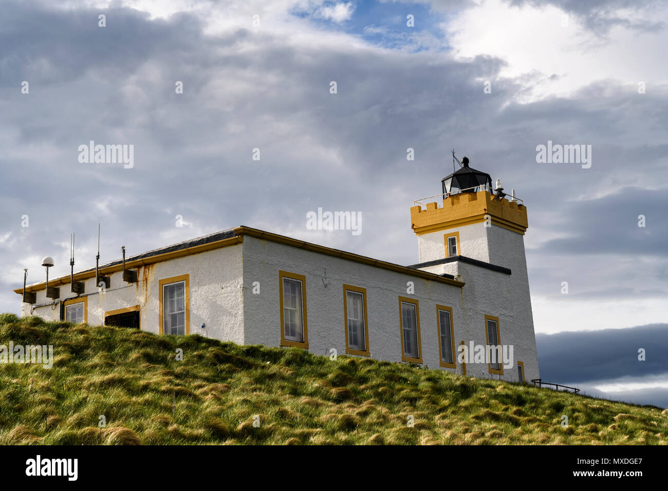 Der Leuchtturm am Ducansby Kopf in Caithness, Schottland. Die am weitesten entfernten Port auf der Straße von Lands End auf dem britischen Festland. 20. Mai 2018 Stockfoto