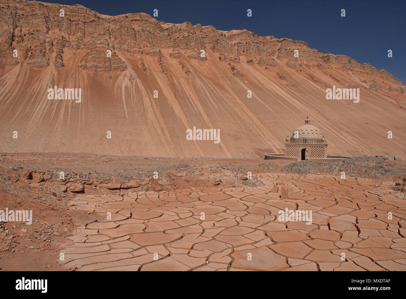 Spektrum der Farben in der flammenden Berge, Turpan, Xinjiang, China Stockfoto