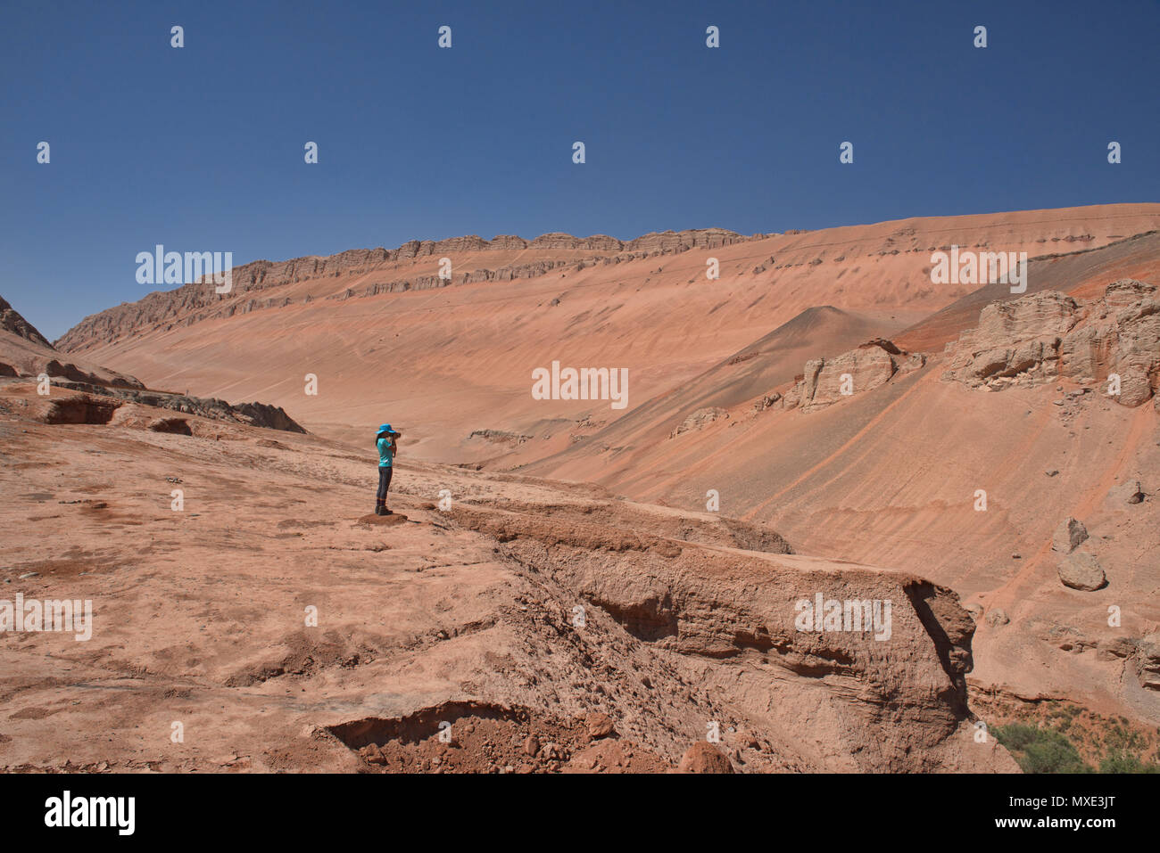 Spektrum der Farben in der flammenden Berge, Turpan, Xinjiang, China Stockfoto