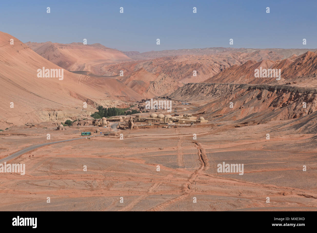 Spektrum der Farben in der flammenden Berge, Turpan, Xinjiang, China Stockfoto