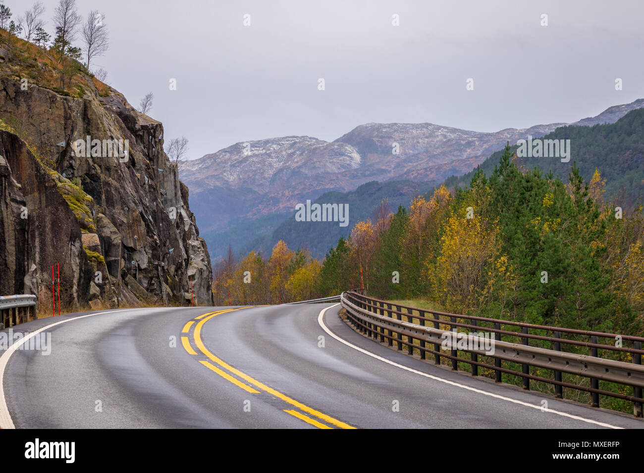 Mountain Road Norwegen Reise fallen Stockfoto