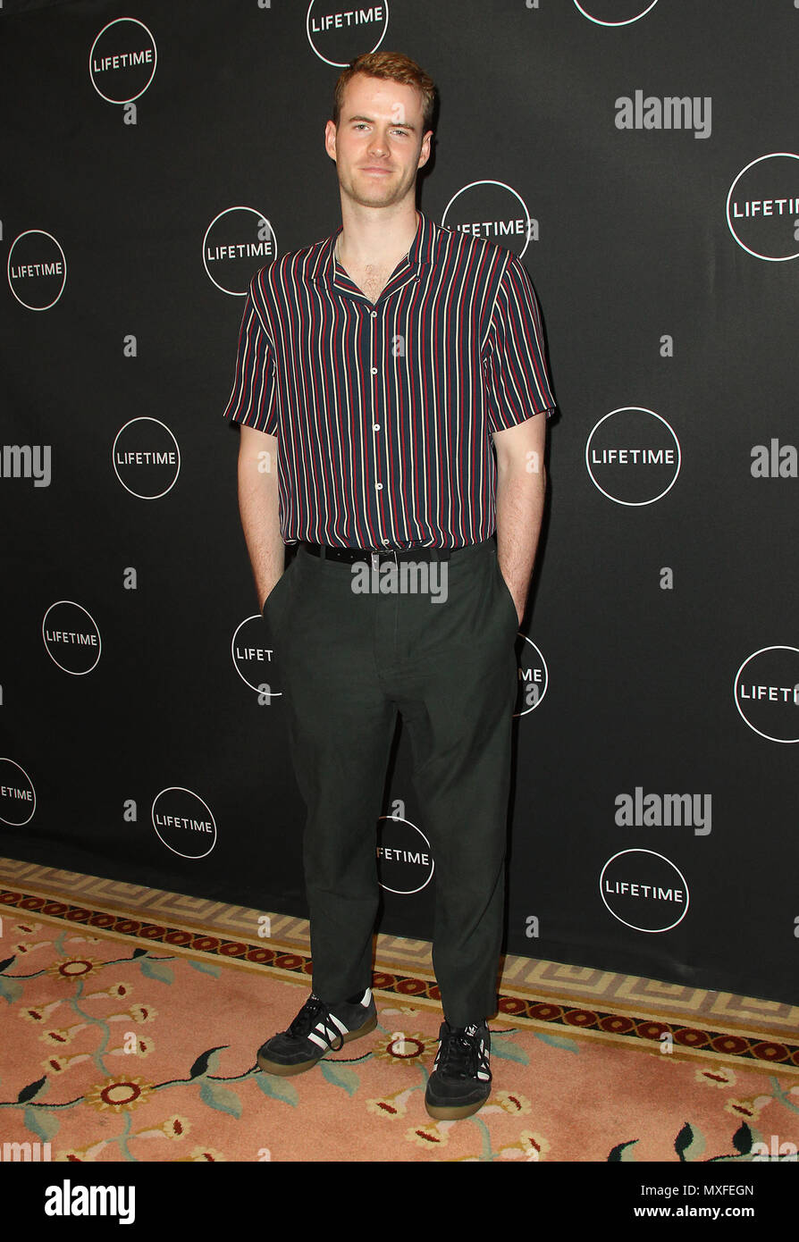 Lebensdauer Hosts Nachmittagstee in der Feier von der Premiere von "Harry & Meghan: ein Königliches Romanze" Das Peninsula Hotel in Beverly Hills, Kalifornien. Mit: Murray Fraser Wo: Los Angeles, Kalifornien, Vereinigte Staaten, wenn: 03. Mai 2018 Credit: Adriana Barraza/WENN.com M. Stockfoto Lebensdauer Hosts Nachmittagstee in der Feier von der Premiere von "Harry & Meghan: ein Königliches Romanze" Das Peninsula Hotel in Beverly Hills, Kalifornien. Mit: Murray Fraser Wo: Los Angeles, Kalifornien, Vereinigte Staaten, wenn: 03. Mai 2018 Credit: Adriana Barraza/WENN.com M. Stockfoto