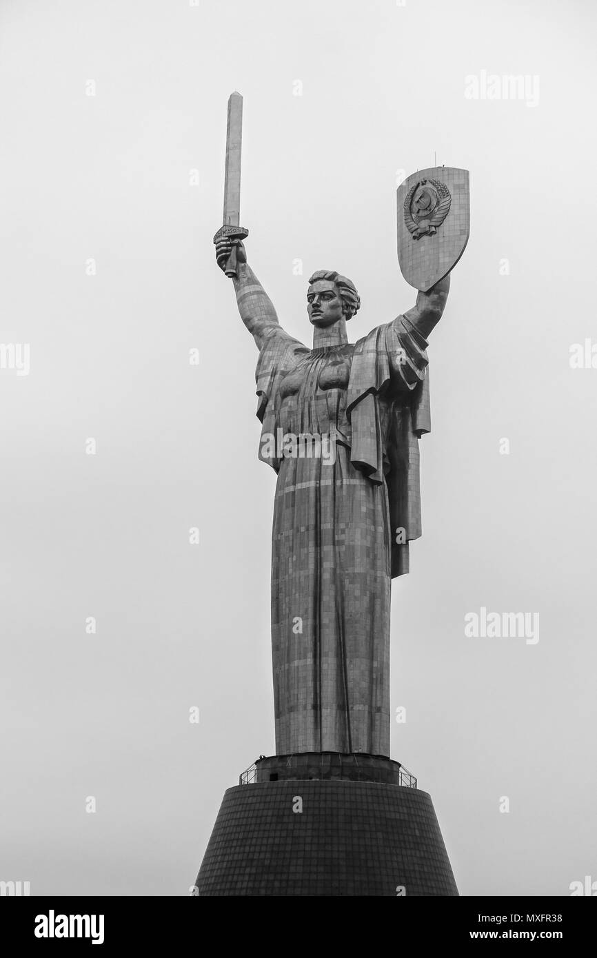 Rodina Mat (Mutterland Denkmal) in Kiew, Ukraine, Porträt Stockfoto
