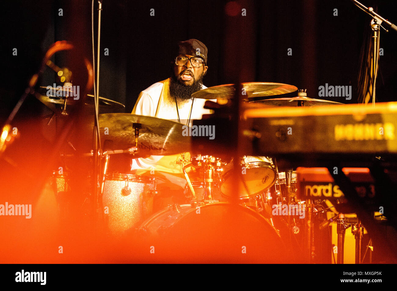 Kopenhagen, Dänemark. 3 Jun, 2018. Juni 3, 2018. Drummer Robert Miller führt live mit der Amerikanische Saxophonist, Komponist und Jazzmusiker Kamasi Washington bei Pumpehuset in Kopenhagen. (Foto: Gonzales Foto-Malthe Ivarsson). Credit: Gonzales Foto/Alamy leben Nachrichten Stockfoto