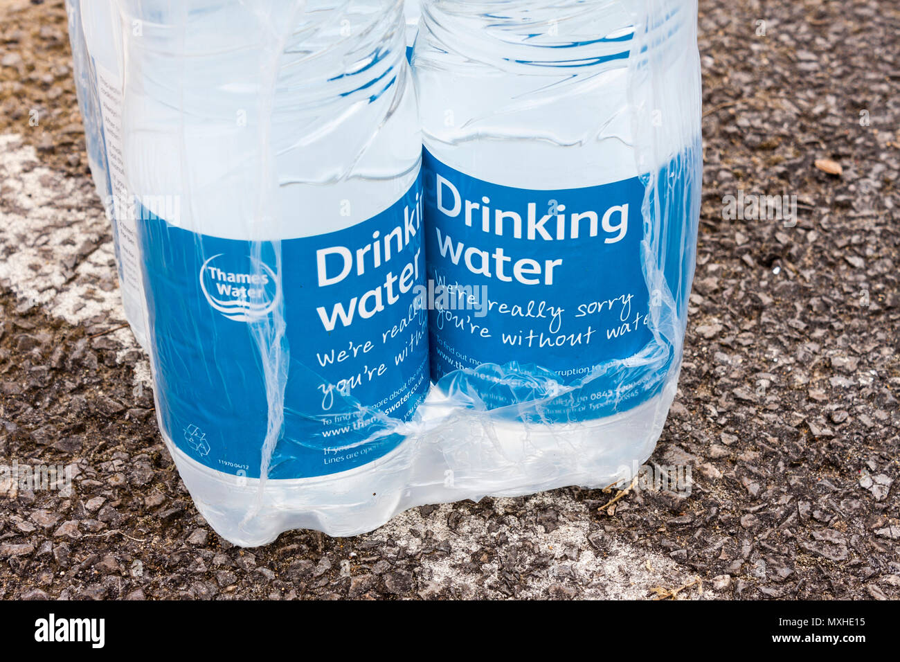 Thames Water Mineralwasser bereit zur Verteilung an Kunden ohne Wasserversorgung. Reading, Berkshire, England, GB, UK. 30. Juni 2014 Stockfoto