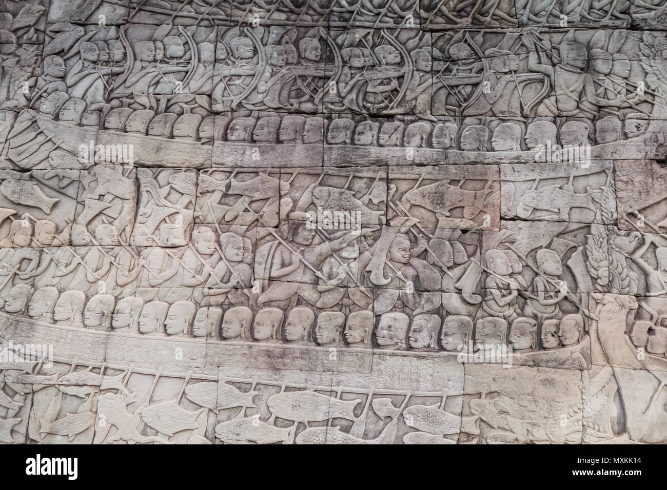 SIEM REAP - Januar 04, 2015: Historische Ruinen mit kunstvollen Steinmetzarbeiten von Bayon Tempel in Angkor Komplex am 04 Januar, 2015 in Siem Reap, Kambodscha. Stockfoto