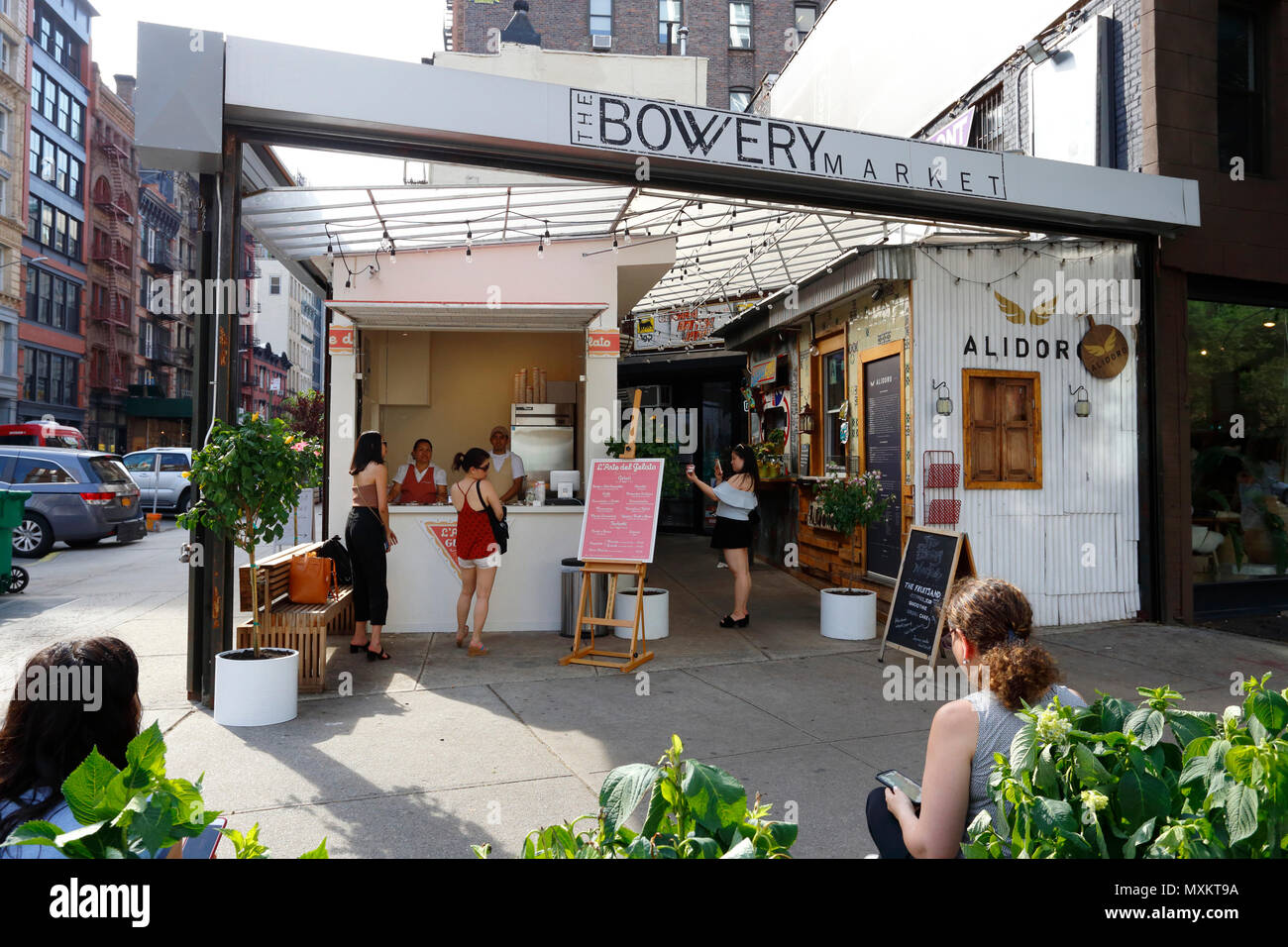 Die bowery Markt, 348 Bowery, New York, NY. aussen Storefront eines im Freien essen Halle in NoHo Viertel von Manhattan. Stockfoto