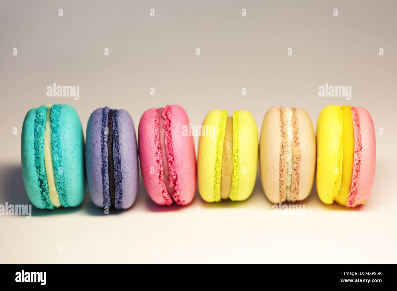 Schöne bunte Makronen essen Foto close up Stockfoto