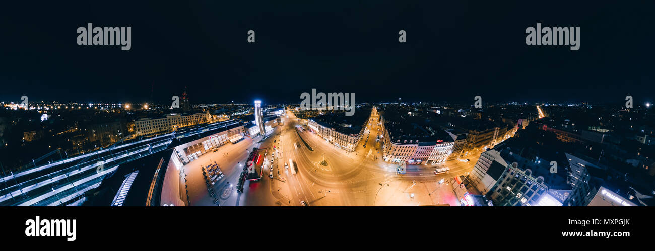 Nacht der Stadt Riga 360 VR Drone Bild für Virtuelle Realität, Drone Panorama Stockfoto