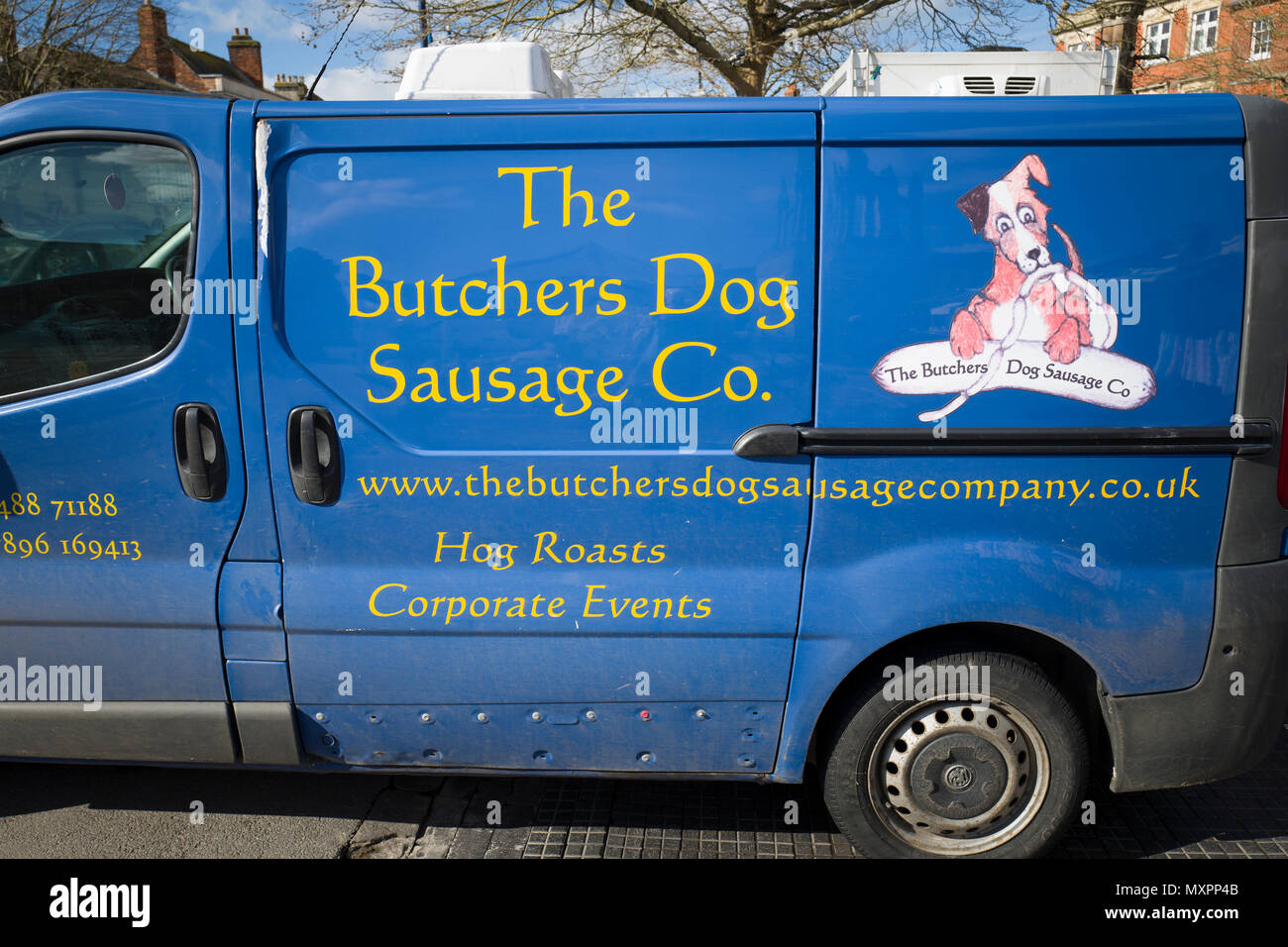 Seite eines caatering van Förderung des Business bezeichnet die Metzger Hund Wurst Unternehmen im Westen Land England Großbritannien Stockfoto