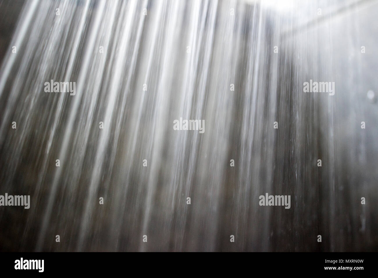 Schließen Detail eines Duschkopf Wasserstrahl. Stockfoto