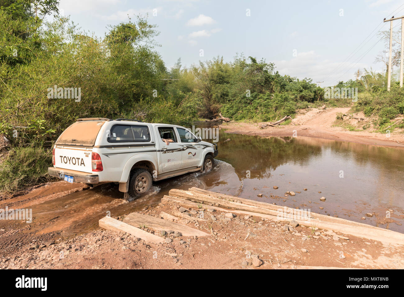 Landcruiser Fluß in der Nähe von Boulapha, Laos Stockfoto