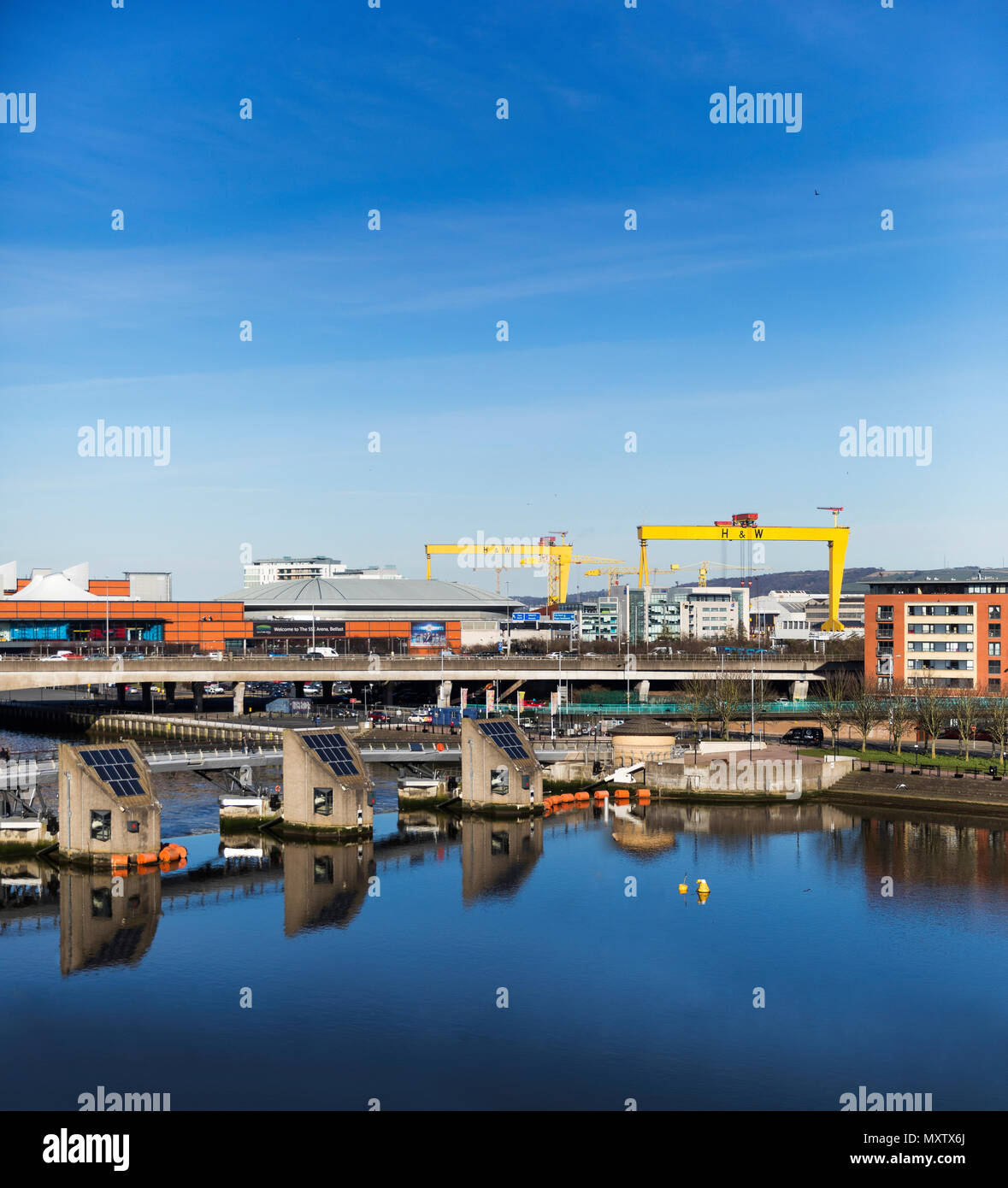 Hohe Blick über Stadt Riverside Stockfoto