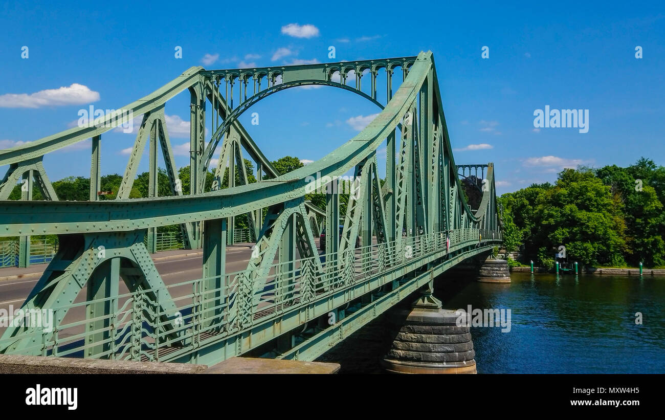 Berühmte Brücke der Spione in Berlin Potsdam, Glienicker Brücke, Stockfoto