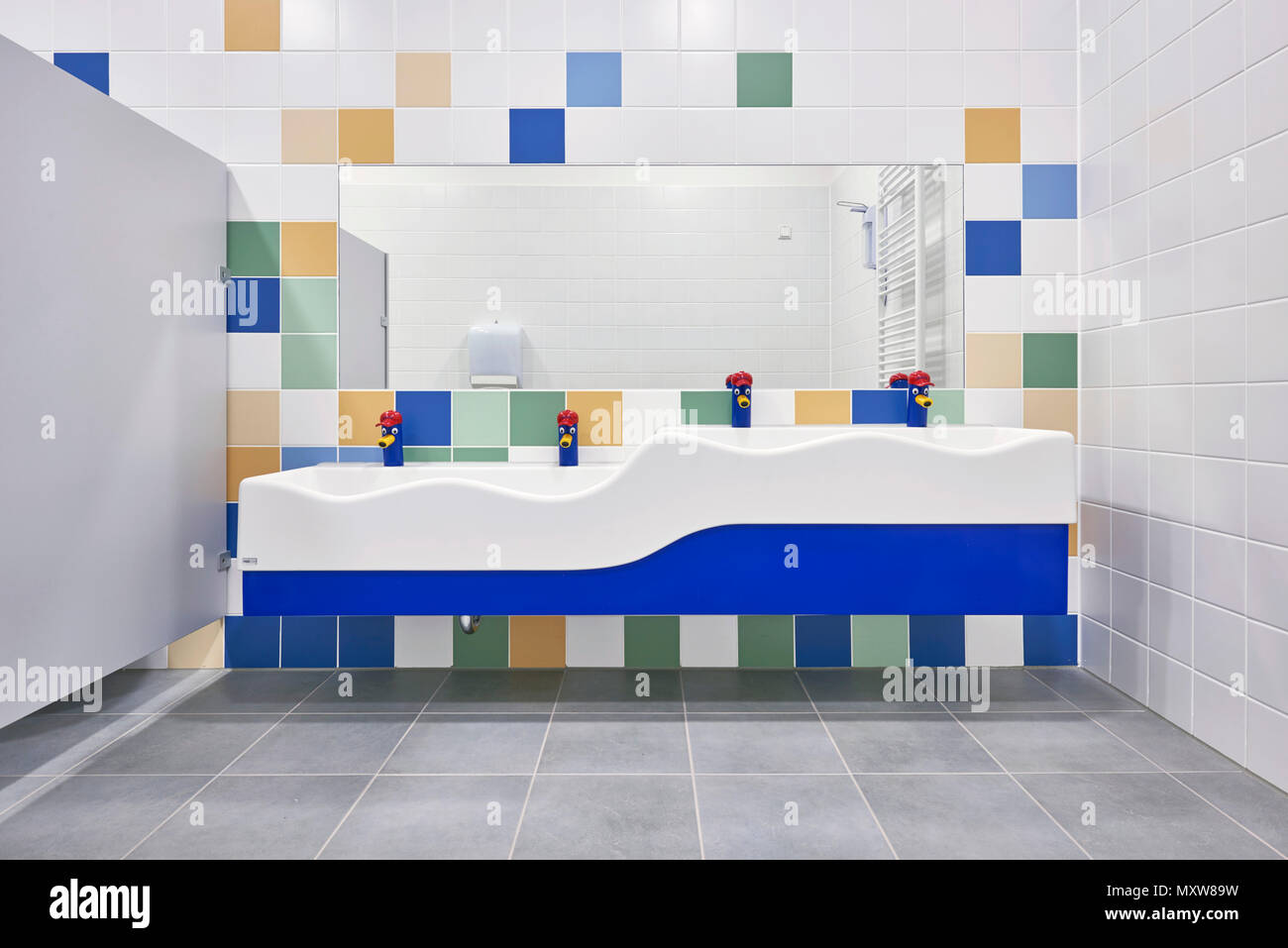 Badezimmer Kindergarten Stockfotografie - Alamy Badezimmer Kindergarten Stockfotografie - Alamy